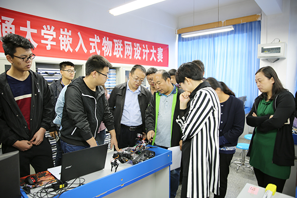 ��У���Ľ�Ƕ��ʽ��������ƴ��� �ߡ���������ȫ����ѧ��Ƕ��ʽ��ƴ�����������ѡ������Ļ