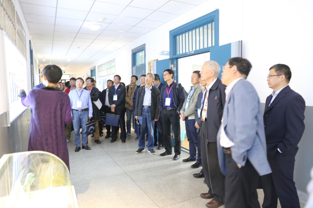 �콻��60�����ι۽���--�������ߵ�ѧУ�Զ�����רҵ��ѧָ��ίԱ�ᵽ���Ĳι۽���